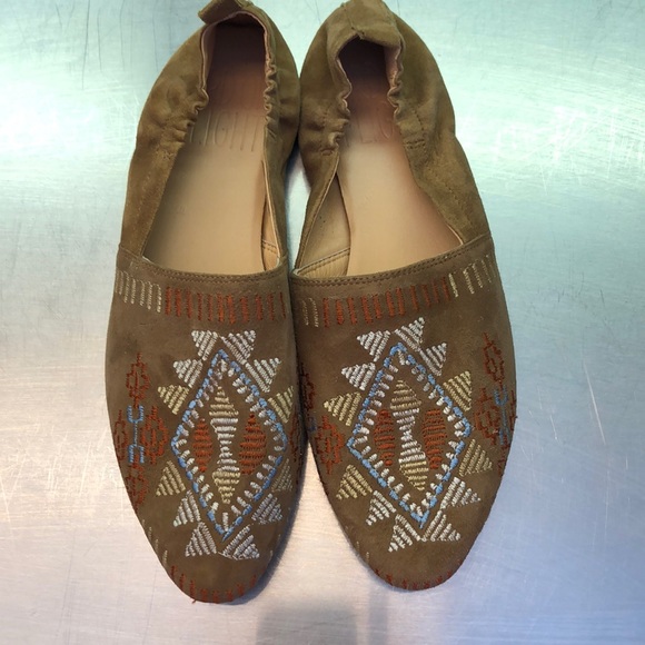 Bird of Flight embroidered slip-ons. Sundance, . - Picture 3 of 6